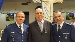 Funcionario de la DINAC recibe condecoración “Mérito Santos-Dumont” de la Fuerza Aérea Brasileña