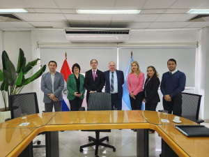 Autoridades de la DINAC recibieron a representantes de la Contraloría General de la República.