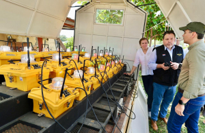 Entrega del equipamiento de iluminación para la pista de aterrizaje del Aeropuerto de Fuerte Olimpo.