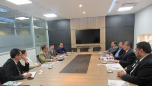 Importante reunión con la Agencia de Cooperación del Japón JICA, logrado gracias al trabajo del Ing. Kanazawa. Va a apoyar a la DMH y están interesados en apoyar también a las demás direcciones de la DINAC.