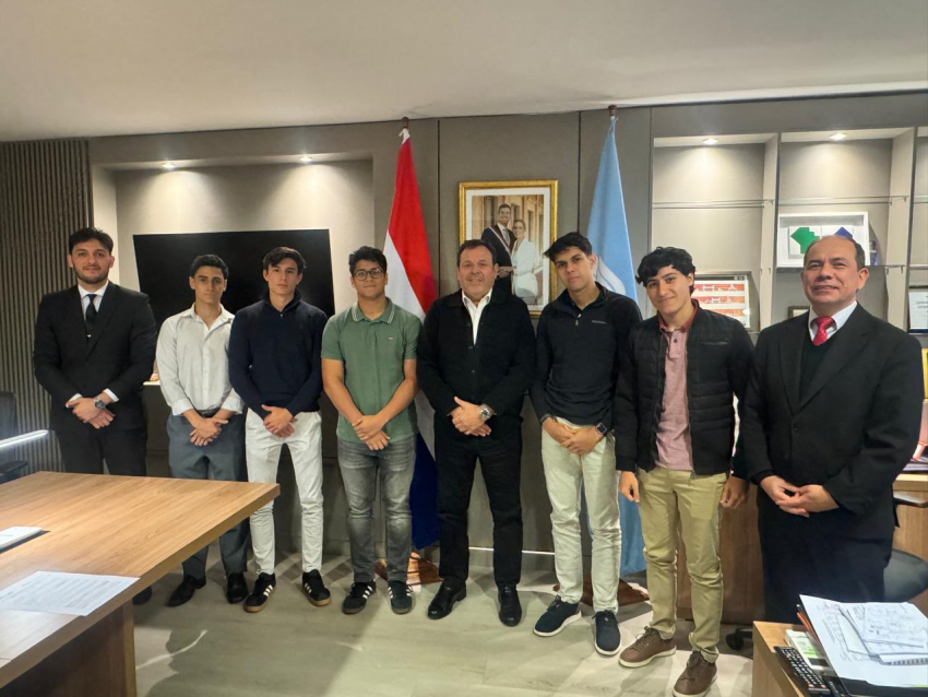 Futuros profesionales de la aviación.