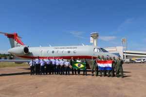 Autoridades de la DINAC participaron de la Conmemoración del  Aniversario N° 40 del Primer Vuelo de Inspección del GEIV en Paraguay.